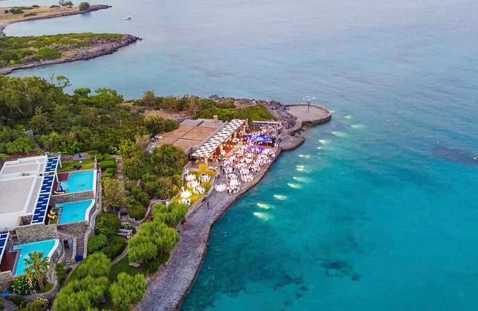 //www.jet2holidays.com/-/media/assets/wedding custom overviews/elounda bay palace/her_70202_elounda-bay-palace_101225_03_custom-overview--689-x-448.jpeg